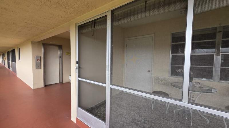 2 bedroom Condominium at 5300 Washington Street #336H, beverly hills, Hollywood — photo 2