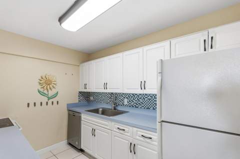 1200 Marine Way #203, North Palm Beach FL - photo 7 of 43