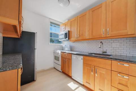 741 Bayshore Drive #2 S, Fort Lauderdale FL - photo 7 of 22