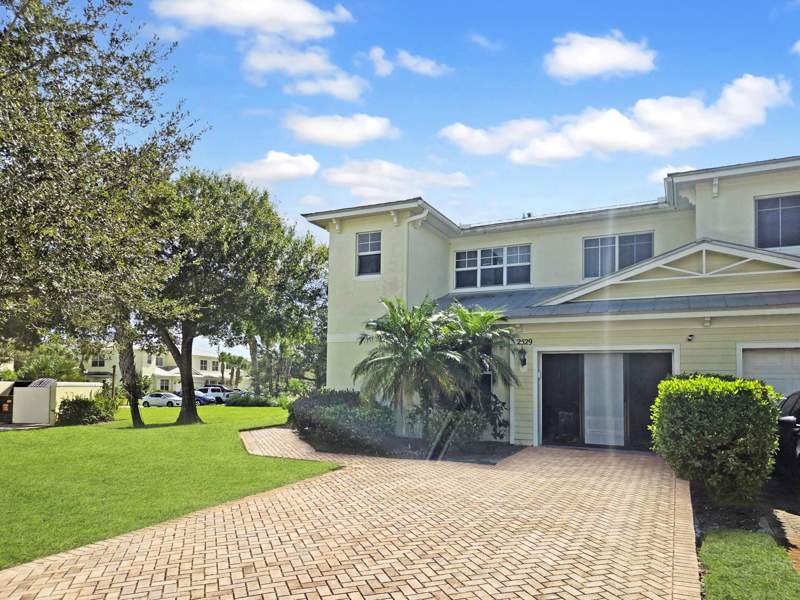 4 bedroom Townhouse at 2529 Creekside Drive, River Oaks, Fort Pierce — photo 2