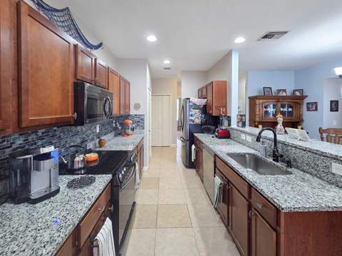 2529 Creekside Drive, Fort Pierce FL - photo 8 of 44