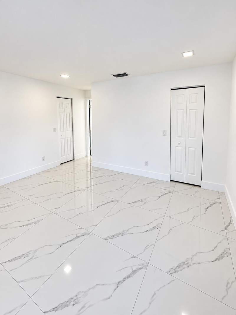4 bedroom Single Family Residence at 2210 NW 93rd Avenue, Rainbow Lakes, Pembroke Pines — photo 4