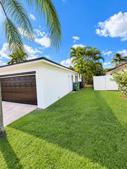2210 NW 93rd Avenue, Pembroke Pines FL - photo 19 of 19