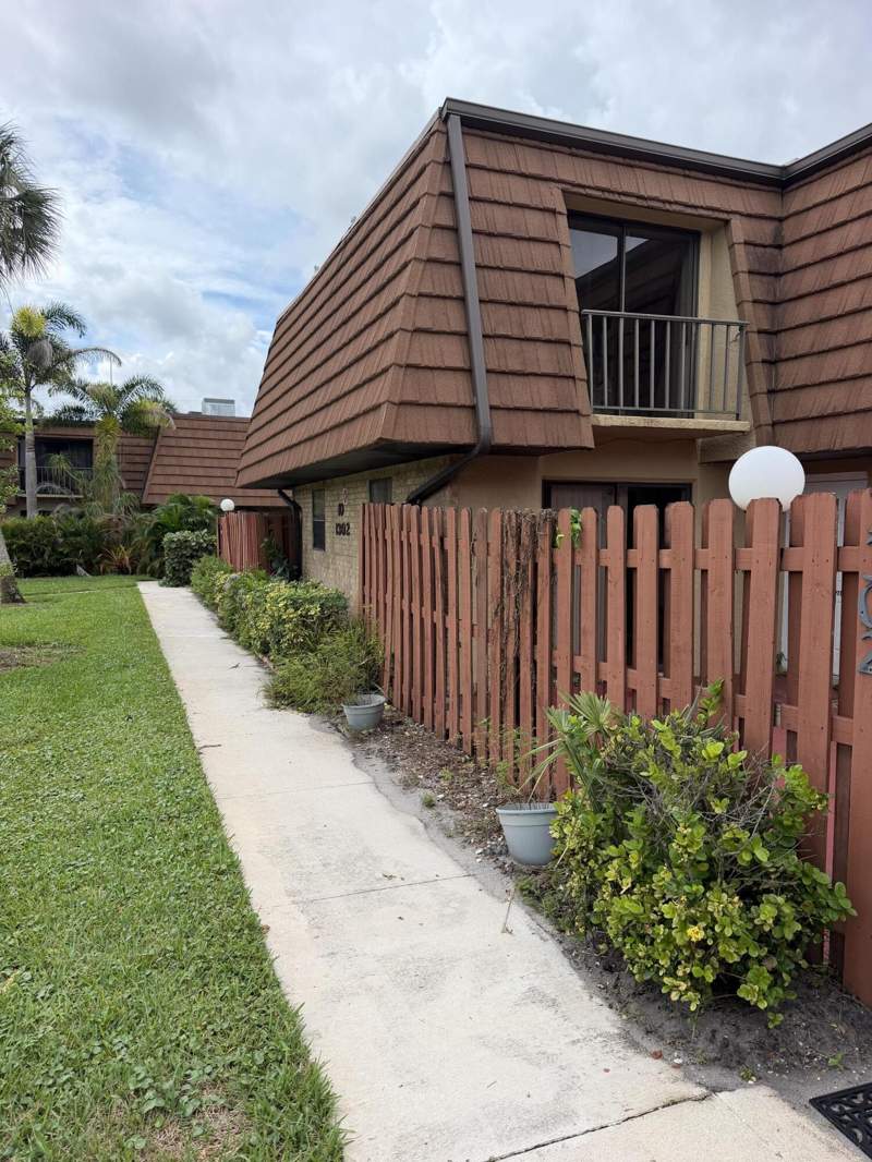 2 bedroom Single Family Residence at 1302 Nebraska Avenue #10D, Lawnwood Addition, Fort Pierce — photo 3