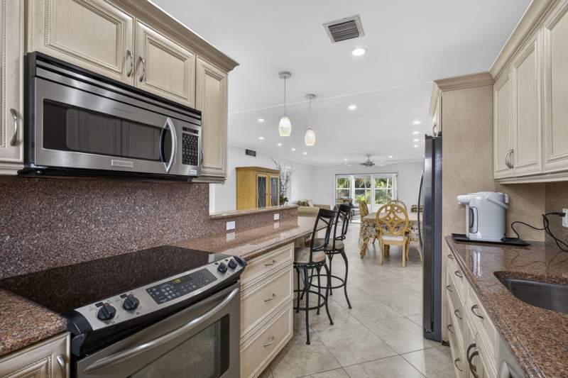 2 bedroom Condominium at 59 Plymouth G, Plymouth 4 Condo, West Palm Beach — photo 5