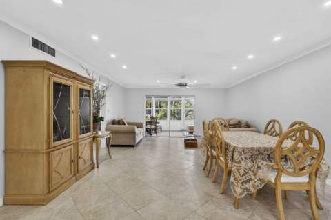 59 Plymouth G, West Palm Beach FL - photo 6 of 36