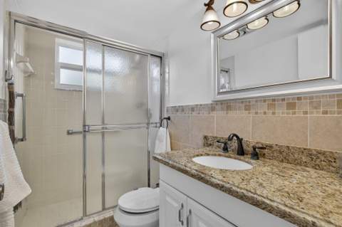 59 Plymouth G, West Palm Beach FL - photo 13 of 36
