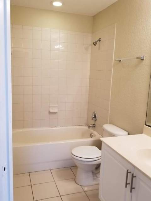 984 Lucaya Drive, Riviera Beach FL - photo 7 of 10