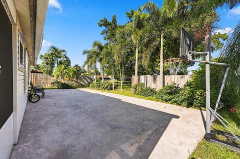 5215 Canal Circle, Lake Worth FL - photo 23 of 34