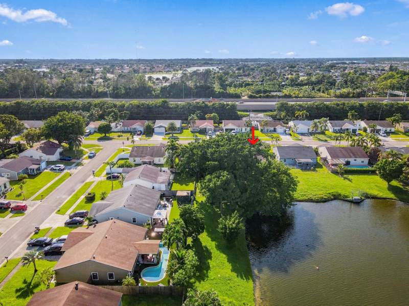 3 bedroom Single Family Residence at 5215 Canal Circle, Countrywood, Lake Worth — photo 2