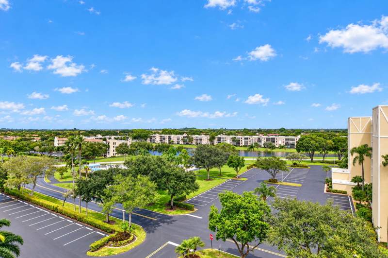 2 bedroom Condominium at 7290 Kinghurst Drive #807, Huntington Lakes Sec Five Condos, Delray Beach — photo 3