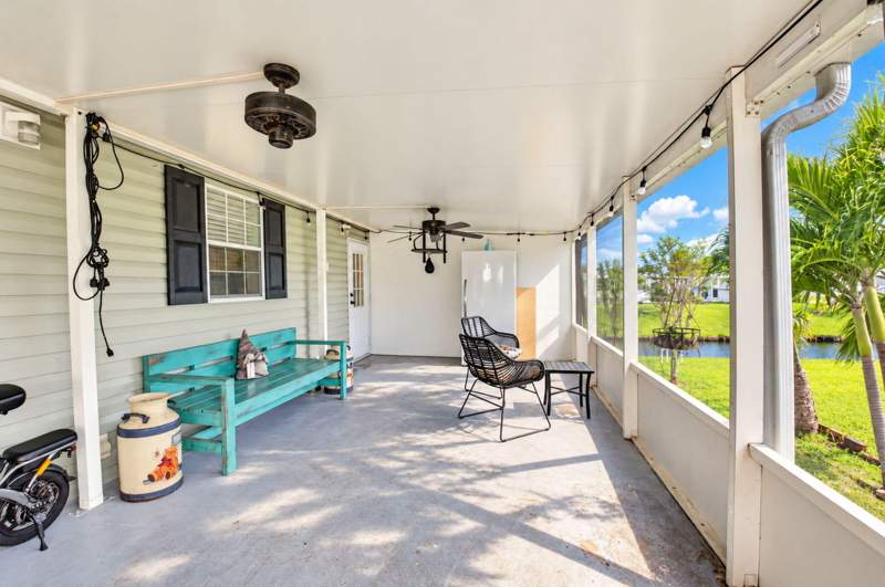 3 bedroom Manufactured Home at 1571 SW 65th Terrace, Sandalfoot Cove Sec 1, Boca Raton — photo 4