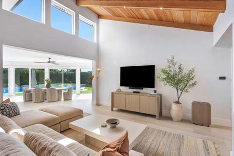 643 Lakewoode Circle, Delray Beach FL - photo 9 of 56