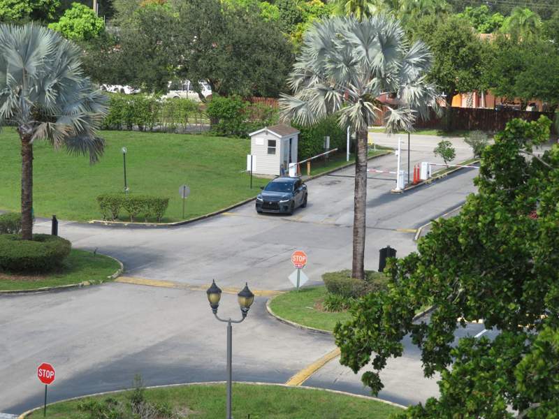 2 bedroom Condominium at 8700 N Sherman Circle #504, Lakeshore At University Park, Miramar — photo 5