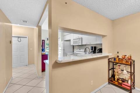 5464 Jubilee Way #221, Margate FL - photo 13 of 38
