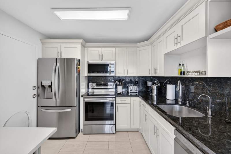 2 bedroom Condominium at 1170 N Federal Highway #512, East Point Towers Condo, Fort Lauderdale — photo 2