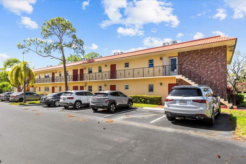 1 bedroom Condominium at 1943 SW Palm City Road #D, King Mountain Condo (Aka Monterey Yacht & Country, Stuart — photo 3