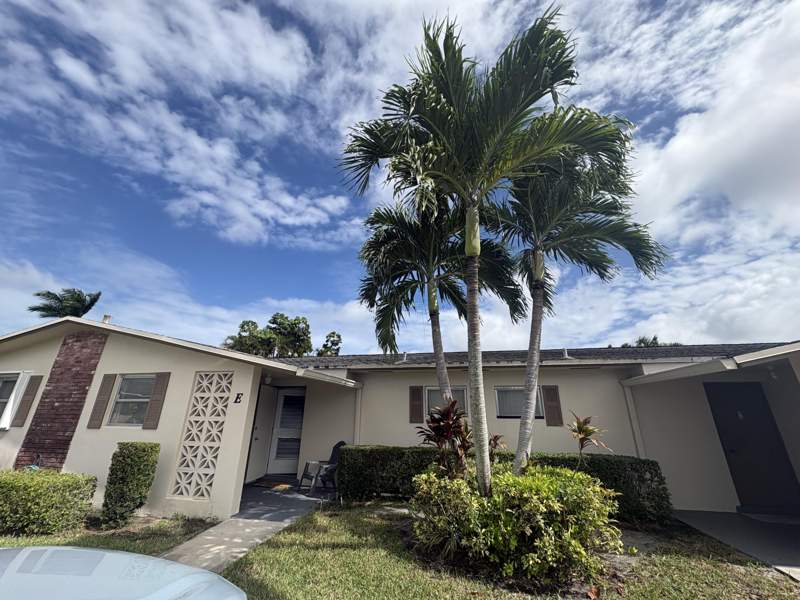1 bedroom Condominium at 2580 Emory Drive #E, Cresthaven Villas Condo 31, West Palm Beach — photo 2