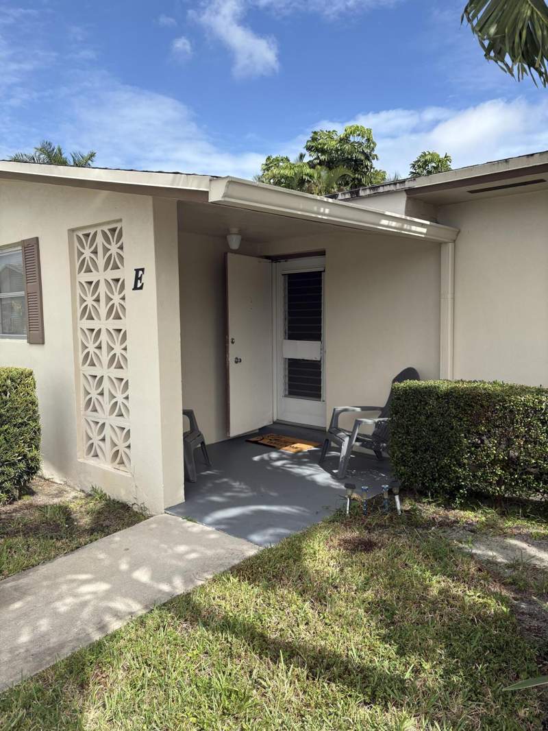 1 bedroom Condominium at 2580 Emory Drive #E, Cresthaven Villas Condo 31, West Palm Beach — photo 3