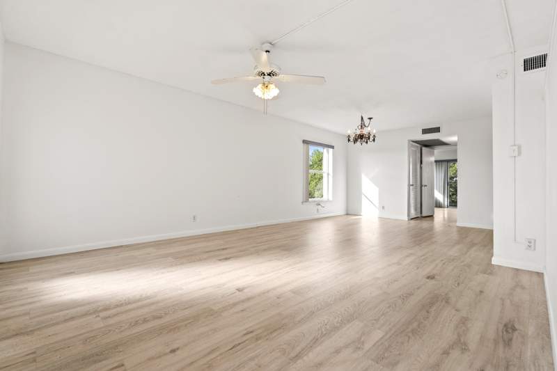 1 bedroom Condominium at 401 Greenbrier A, Greenbrier Condo, West Palm Beach — photo 5