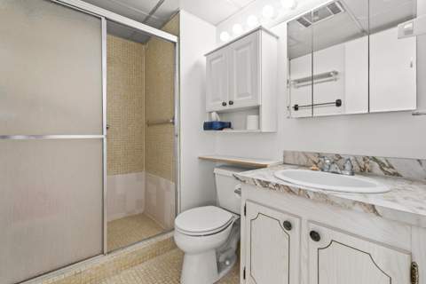 401 Greenbrier A, West Palm Beach FL - photo 15 of 32
