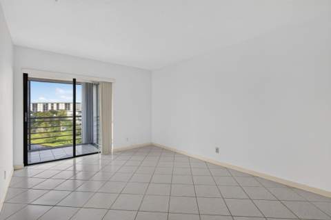 2309 S Cypress Bend Drive #611D, Pompano Beach FL - photo 7 of 113