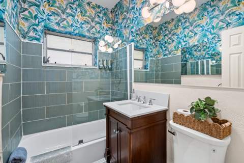 913 NE 2nd Court, Hallandale Beach FL - photo 10 of 79
