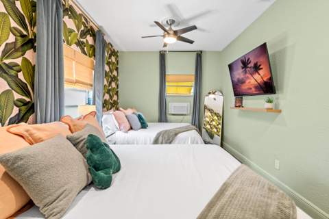 913 NE 2nd Court, Hallandale Beach FL - photo 15 of 79