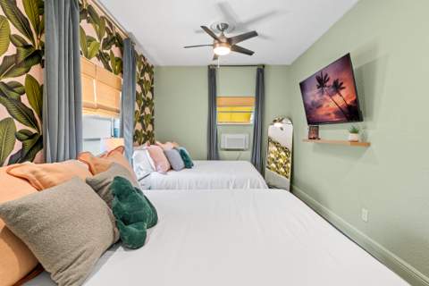 913 NE 2nd Court, Hallandale Beach FL - photo 16 of 79