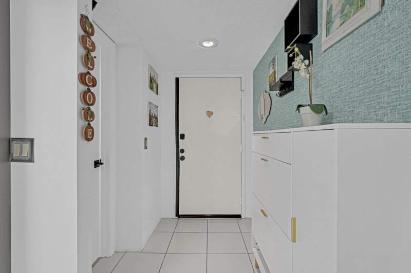 2 bedroom Condominium at 16200 Golf Club Road #206, Building Three Of Country Club, Weston — photo 4