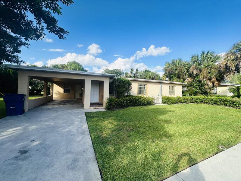 2 bedroom Single Family Residence at 1572 W 10th Street, Harmony Heights, Riviera Beach — photo 2