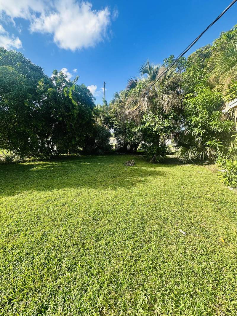 2 bedroom Single Family Residence at 1572 W 10th Street, Harmony Heights, Riviera Beach — photo 3