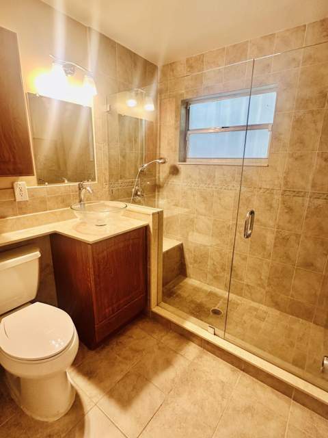1572 W 10th Street, Riviera Beach FL - photo 6 of 19