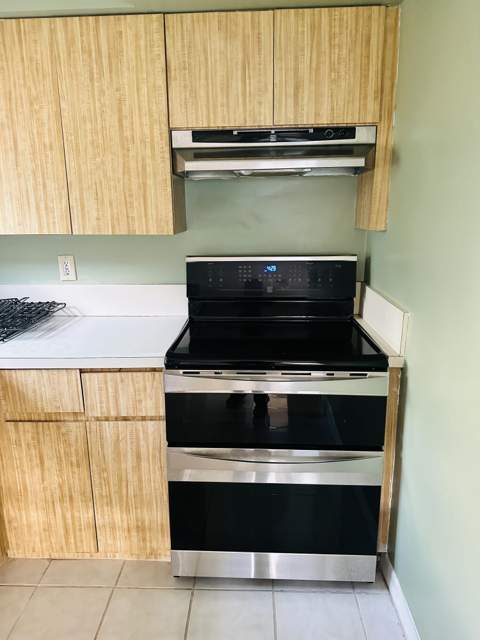 1572 W 10th Street, Riviera Beach FL - photo 16 of 19