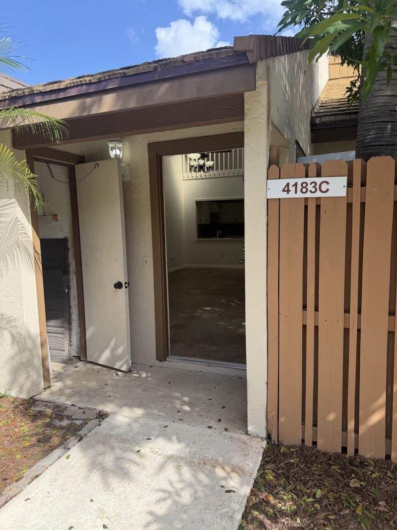 2 bedroom Townhouse at 4183 Palm Bay Circle #C, Lake Colony Ph 3, West Palm Beach — photo 2