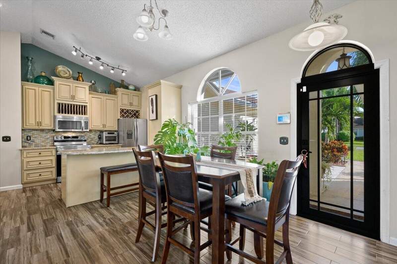 3 bedroom Single Family Residence at 13016 Meadowbreeze Drive, Meadowland Cove 1 Of Wellington, Wellington — photo 3