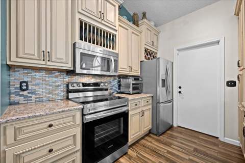 13016 Meadowbreeze Drive, Wellington FL - photo 10 of 26