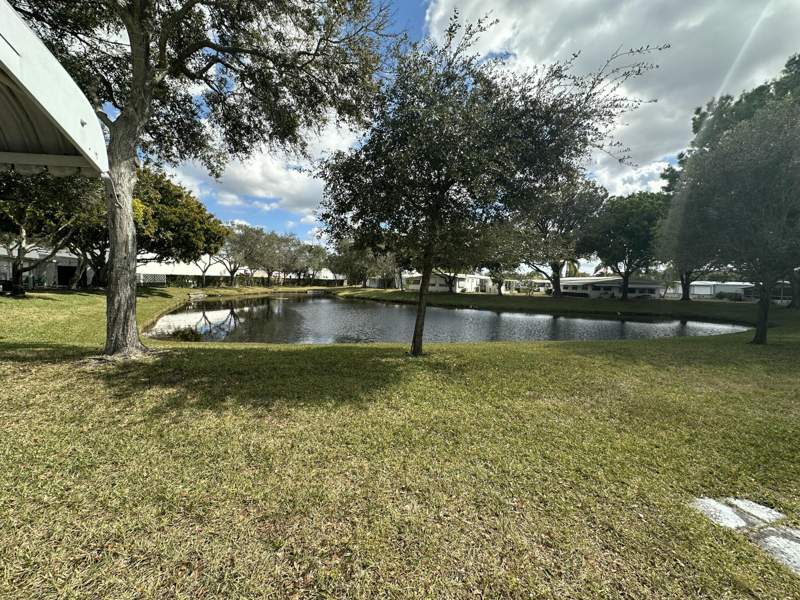 2 bedroom Mobile Home at 8261 E Club Road, West Lakes Of Boca Raton Inc, Boca Raton — photo 3
