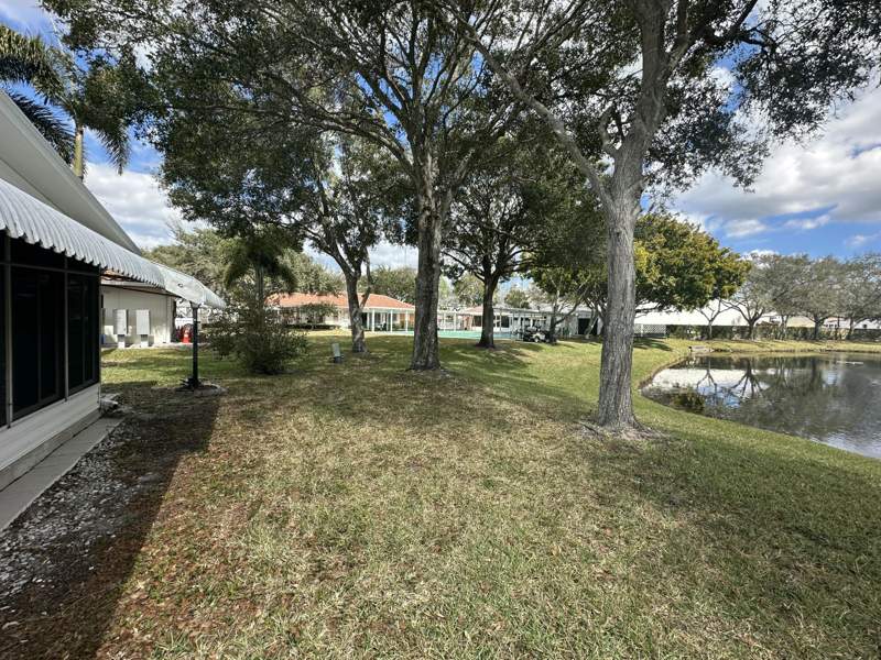 2 bedroom Mobile Home at 8261 E Club Road, West Lakes Of Boca Raton Inc, Boca Raton — photo 5
