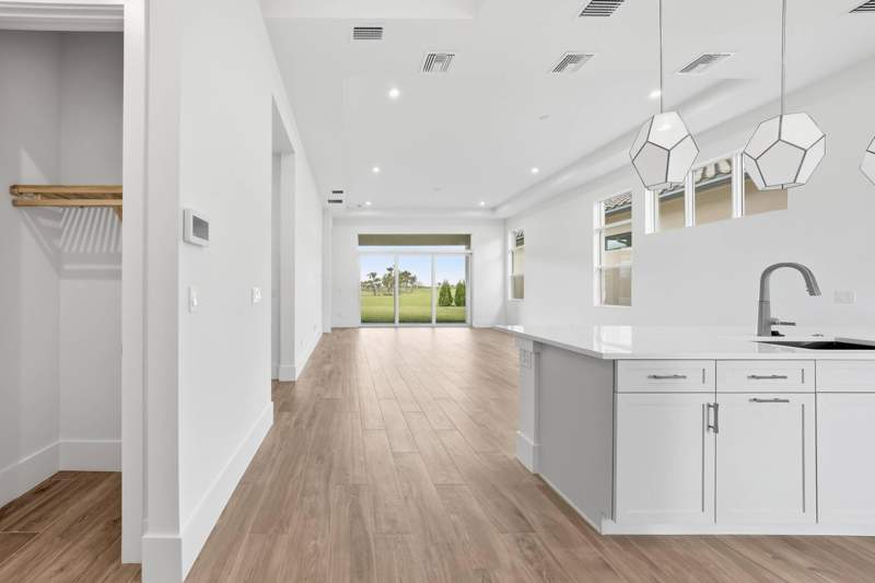 3 bedroom Single Family Residence at 8128 SW Vanita Way, Verano South Pud 1 - Pod, Port St. Lucie — photo 4