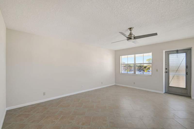 2 bedroom Condominium at 152 Chatham G, Chatham Condos, West Palm Beach — photo 4