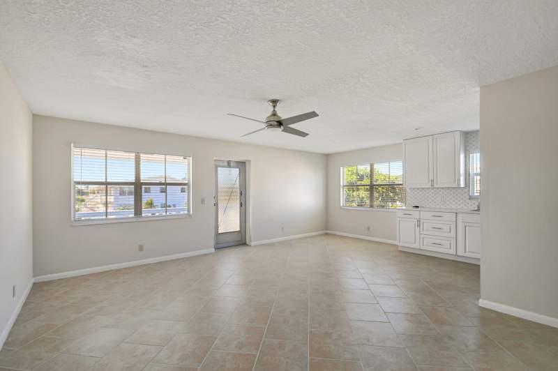 2 bedroom Condominium at 152 Chatham G, Chatham Condos, West Palm Beach — photo 5