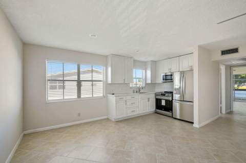 152 Chatham G, West Palm Beach FL - photo 6 of 38