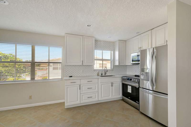 2 bedroom Condominium at 152 Chatham G, Chatham Condos, West Palm Beach — photo 3