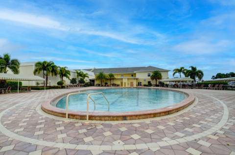 152 Chatham G, West Palm Beach FL - photo 20 of 38