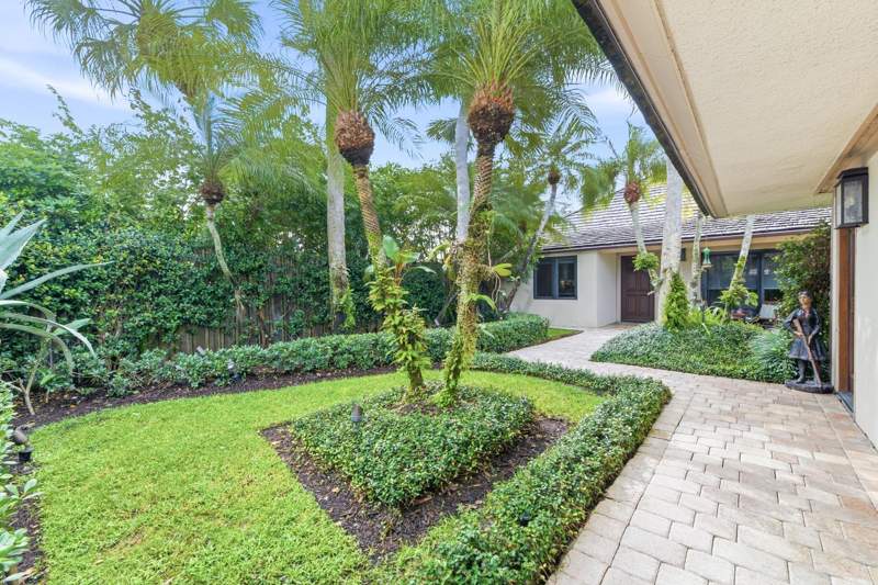 2 bedroom Single Family Residence at 2083 Wightman Drive, Golf And Tennis Village Ph 2A, Wellington — photo 4