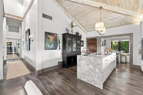 2083 Wightman Drive, Wellington FL - photo 10 of 36
