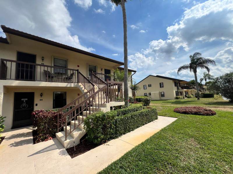 2 bedroom Condominium at 4682 Lucerne Lakes Boulevard #206, Lucerne Lakes Golf Colony, Lake Worth — photo 2