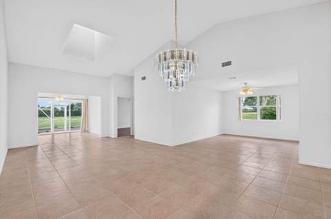5726 Royal Lake Circle, Boynton Beach FL - photo 7 of 48
