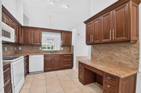 5726 Royal Lake Circle, Boynton Beach FL - photo 13 of 48